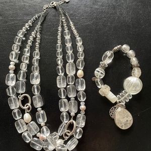 Necklace and bracelet set